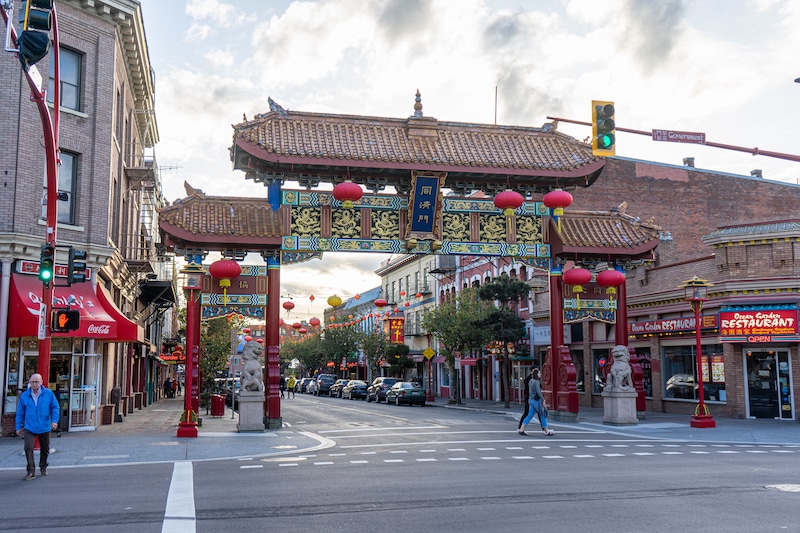 https://www.westtrek.com/wp-content/uploads/2022/06/©DCT-LisanneSmeele-Victoria-Chinatown.jpg