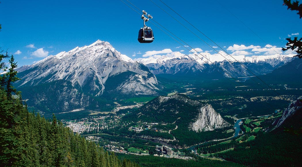 https://www.westtrek.com/wp-content/uploads/2022/11/RDVTour_BanffGondola2.jpg