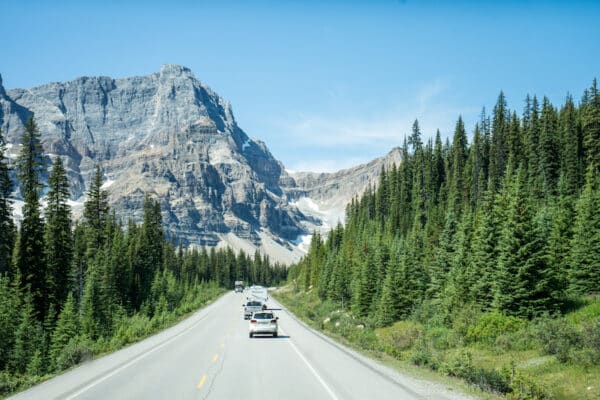 https://www.westtrek.com/wp-content/uploads/2022/11/©DCT-LisanneSmeele-IcefieldsParkway-RoadtoRockies-600x400.jpeg