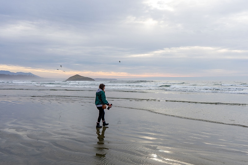 https://www.westtrek.com/wp-content/uploads/2024/01/©DCT-LisanneSmeele-Tofino-Beach2.jpg